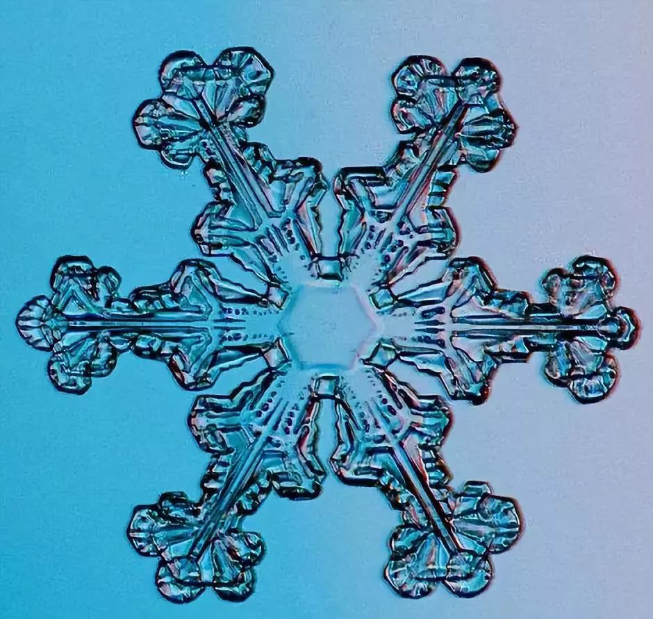 小k讲科技，雪花为什么是六角形？这背后藏着一整套物理学