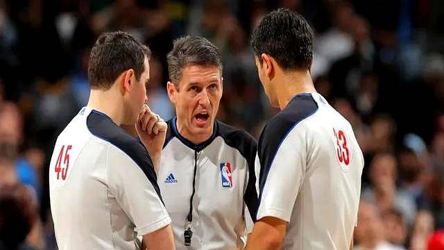 NBA驱逐出场手势，裁判的红牌暗号，你懂几个？