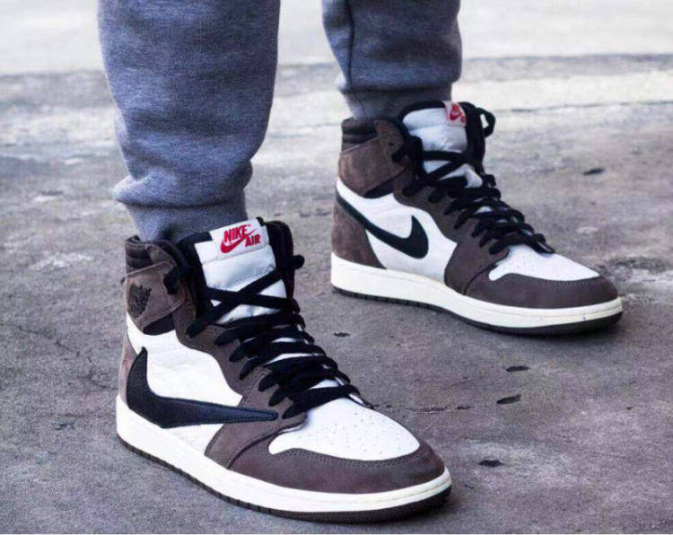 AJ1 为什么那么贵？鞋底真有高科技吗？