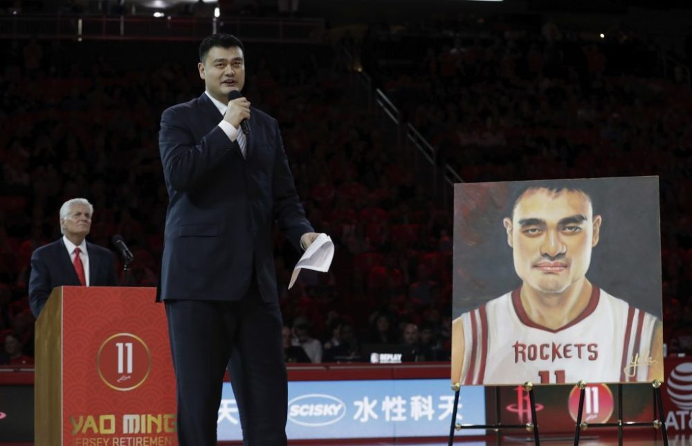 NBA最前线里的姚明，那个让世界看见中国篮球高度的巨人