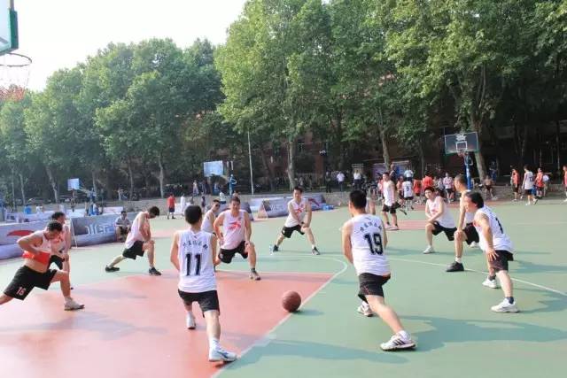 华东师范大学体育，那些汗水里的青春与烟火气