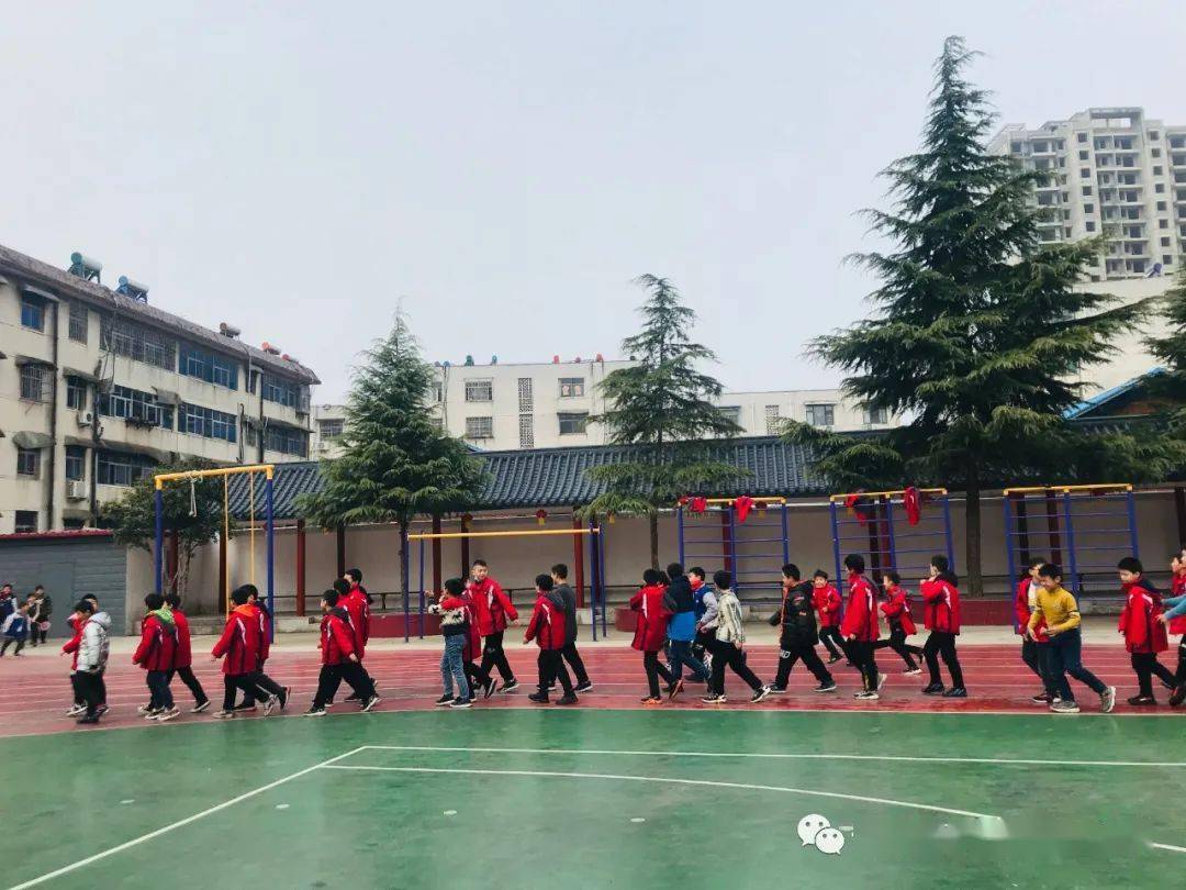 体育教研主题，让操场成为师生共同成长的实验室